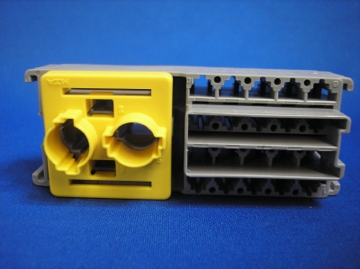 FMD-021 10 Mini Blade Fuse and 1 Power Relay Module