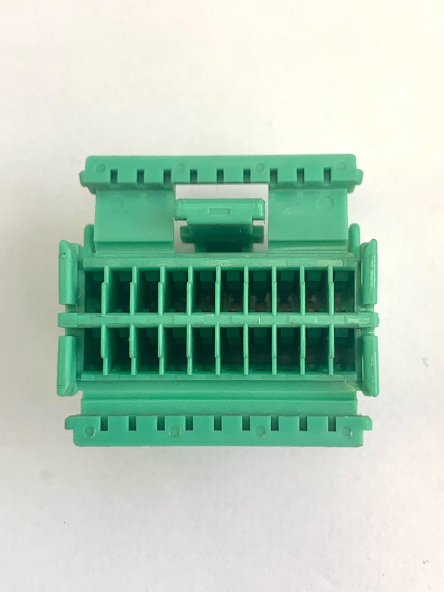 M040-19 20 Way Male Connector