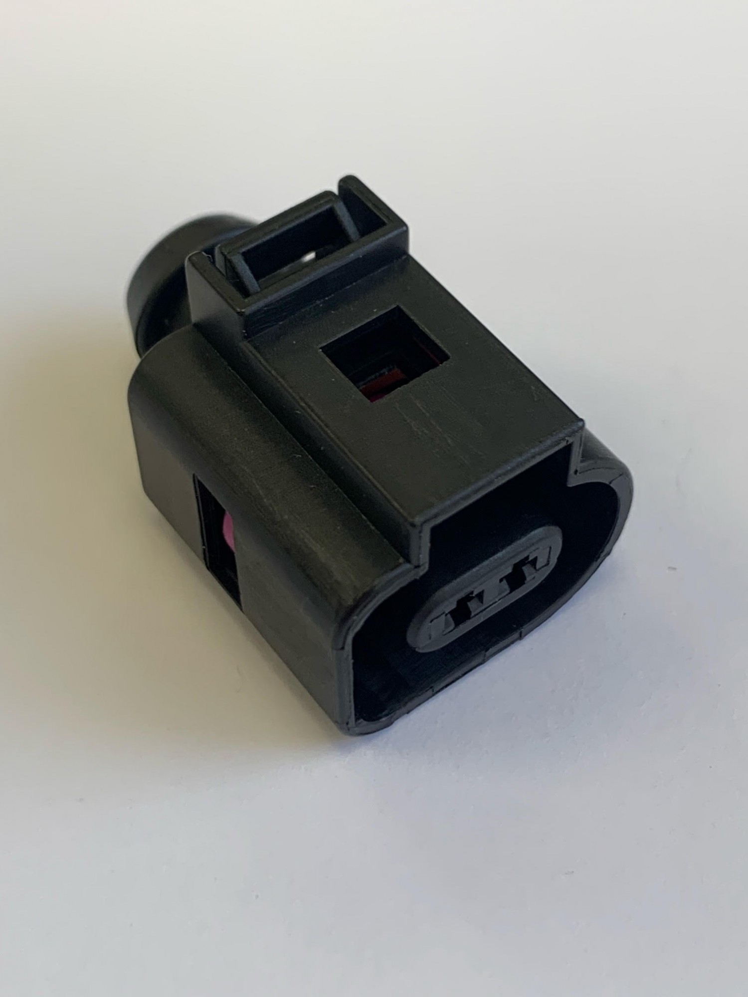 CON-406 2 way VW plug with 1.5mm sockets and wireseals