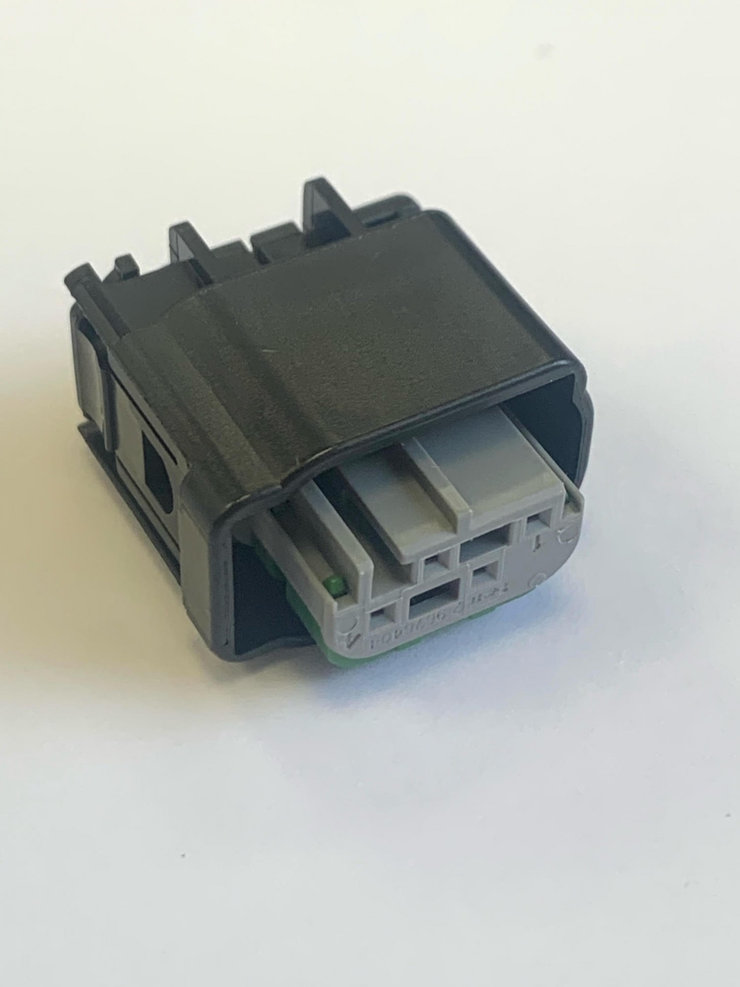 CON-084 4 Way MQS Female Connector