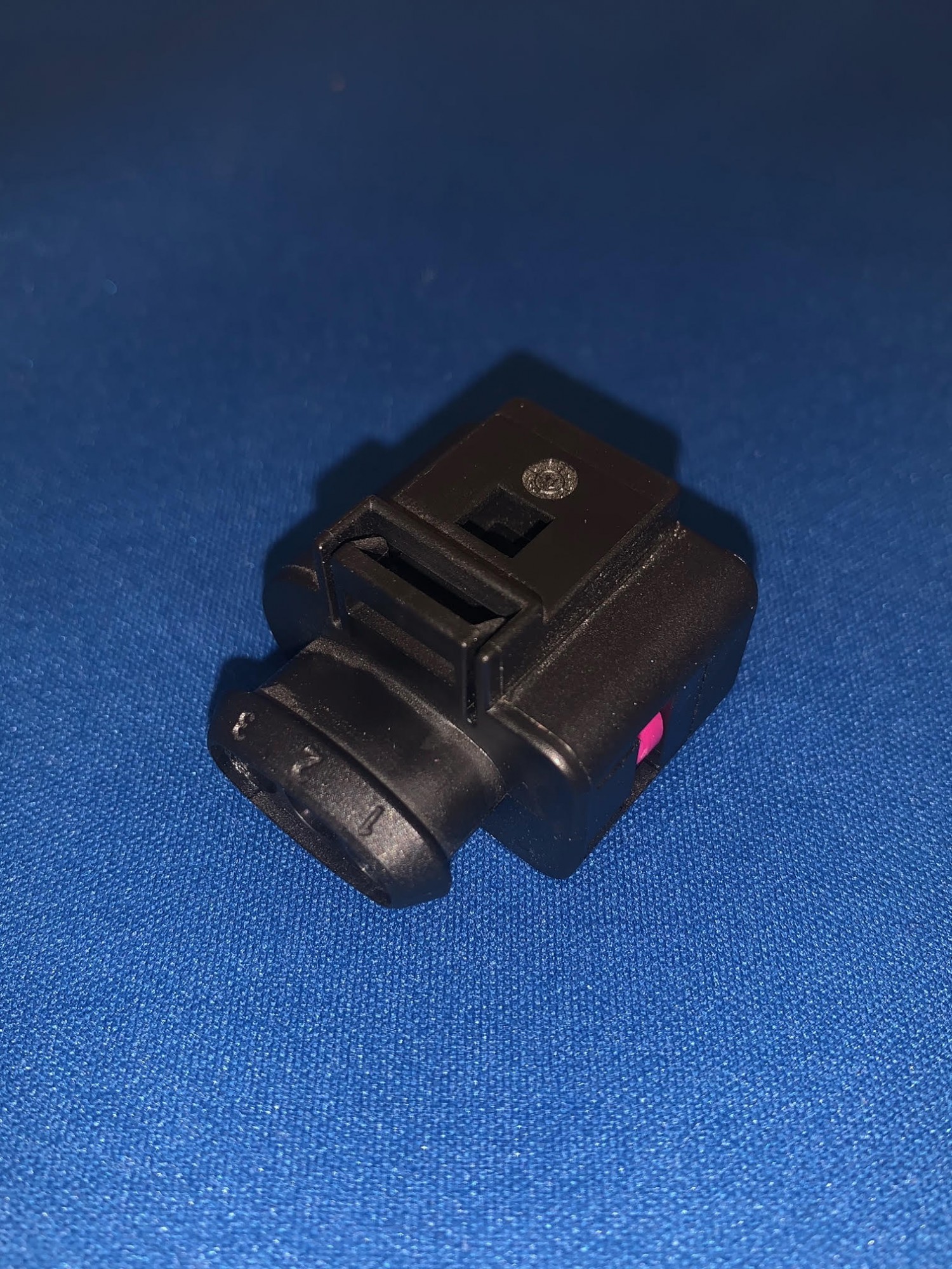 CON-821 3 Way Female Bosch/VW Connector 2.8mm (LARGE)
