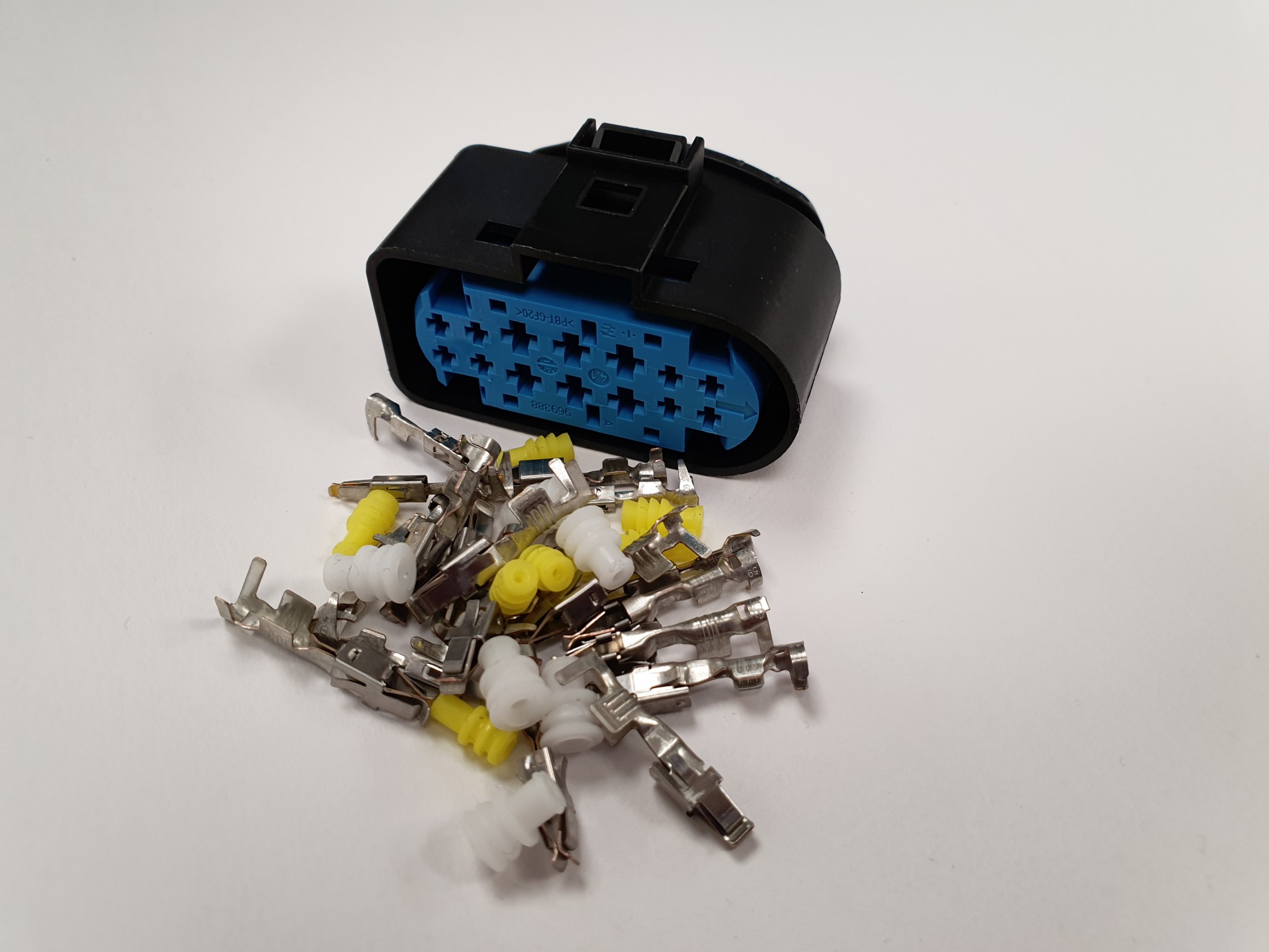 CON-472 14 way JPT lighting connector