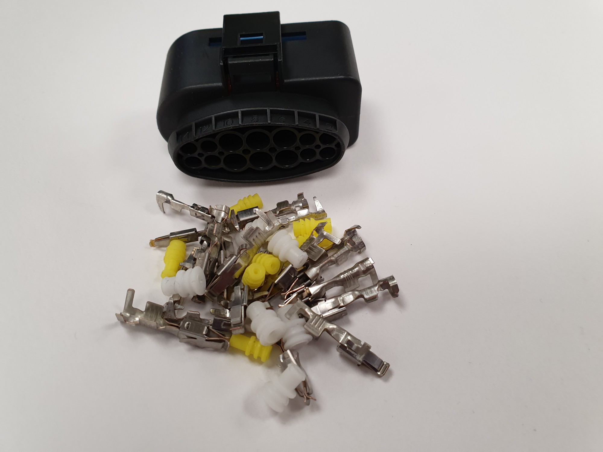 CON-472 14 way JPT lighting connector