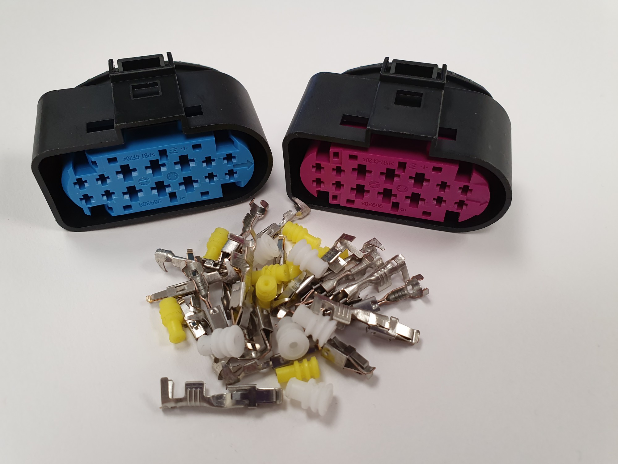 CON-472 14 way JPT lighting connector