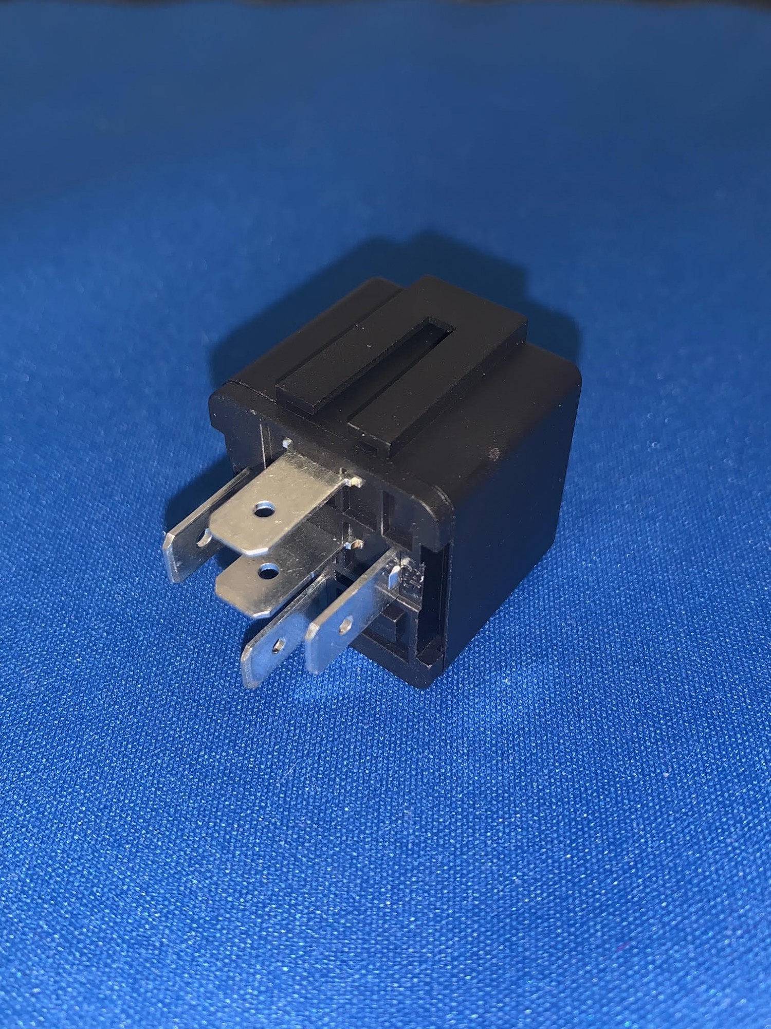 REL-930 12V Mini Change Over Relay with Bracket - 20/30A