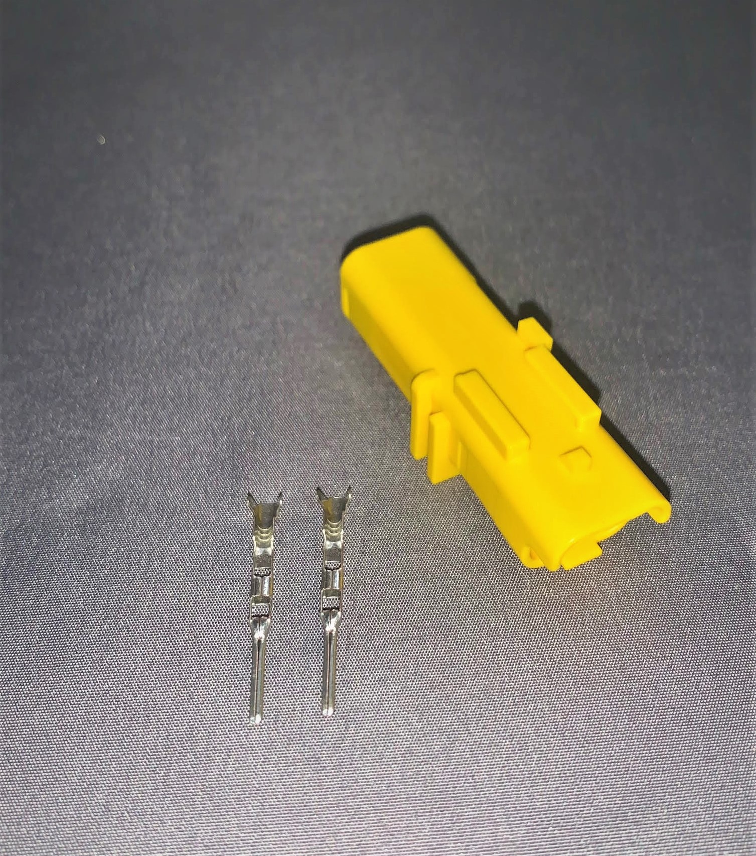 CON-391Y 2 Way Yellow Sicma Male Connector
