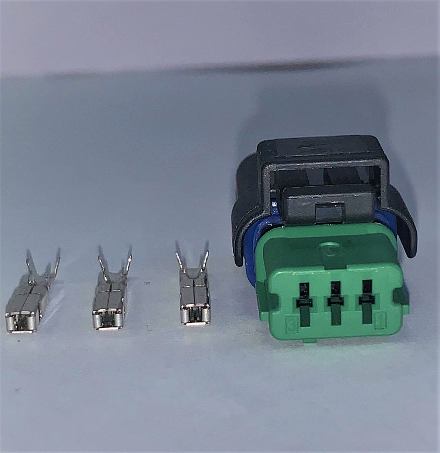 CON-393G 3 Way Green Sicma Female Connector
