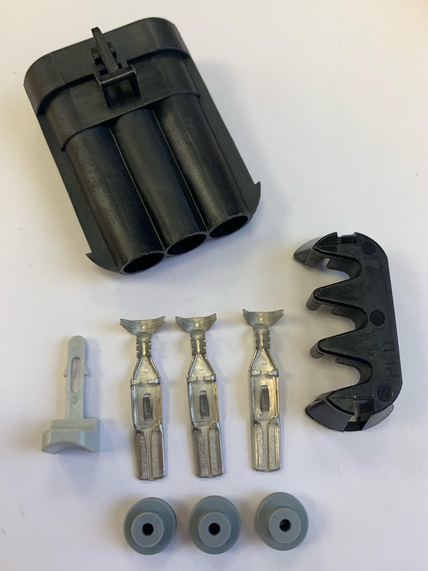 CON-949 3 Way 630 Series Delphi Male Connector kit