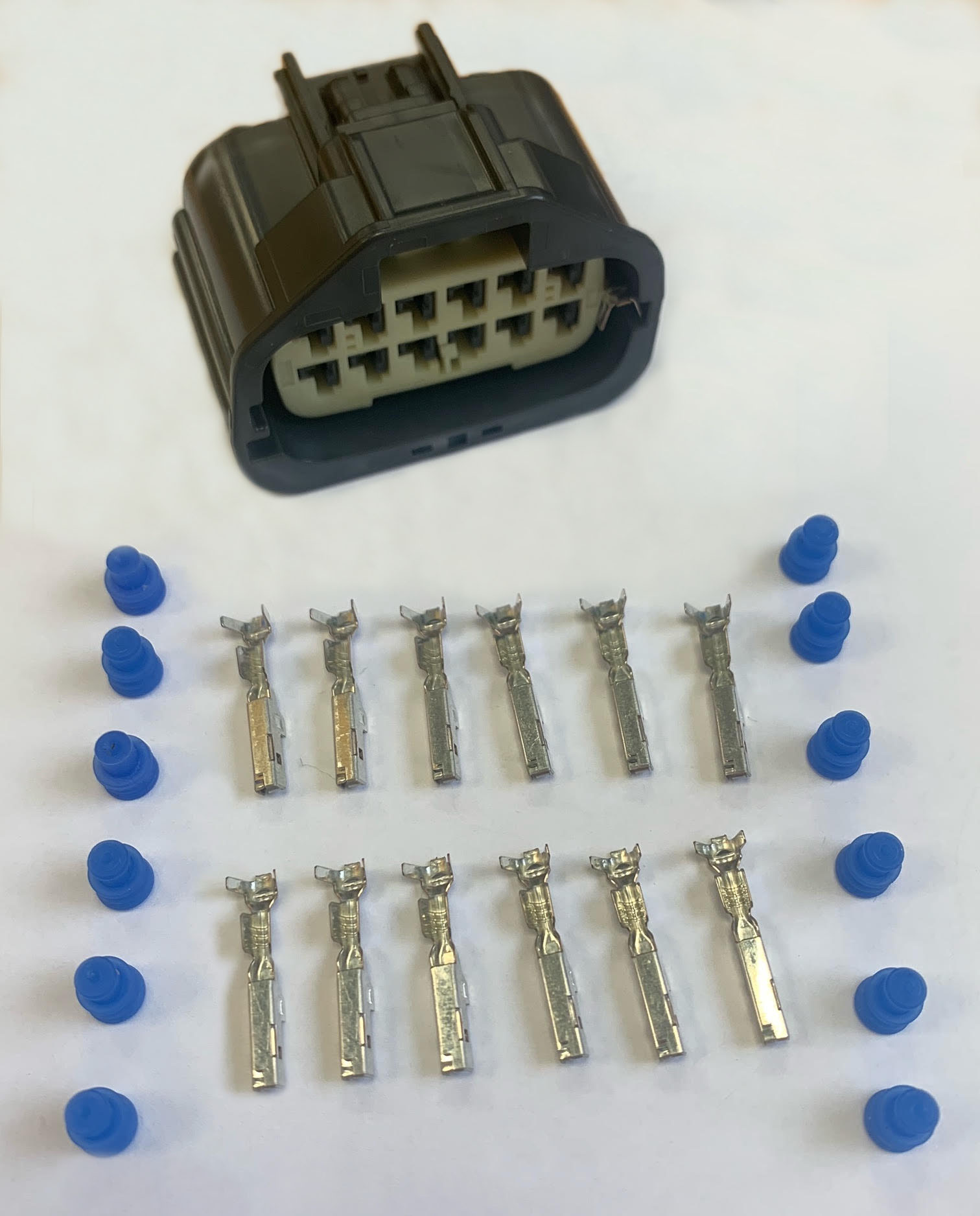 CON-964 12 Way Yazaki Female Connector