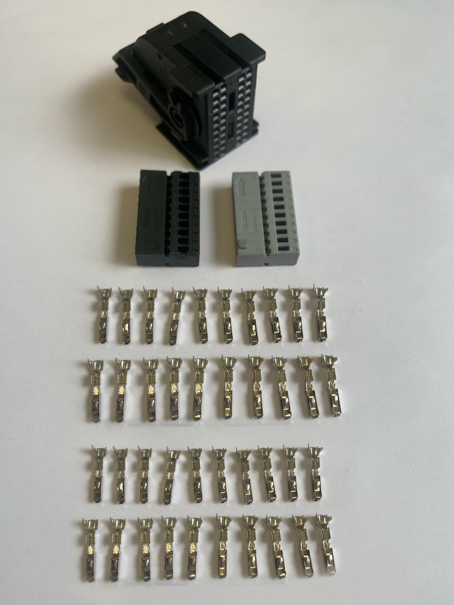 CON-989 40 Way MQS Connector