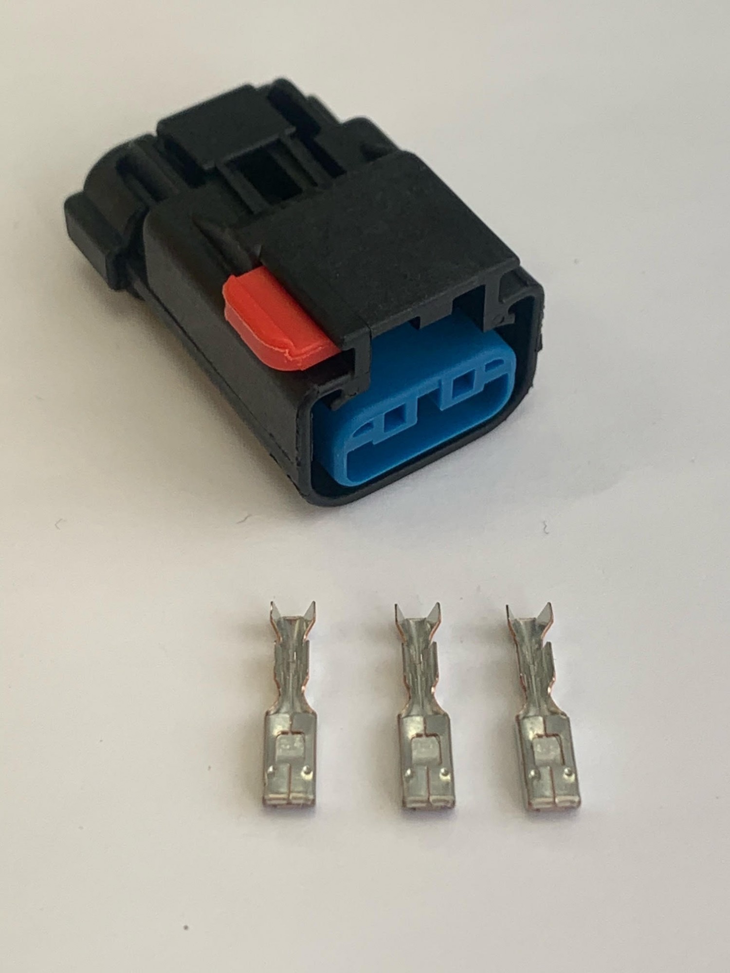 CON-582 Delphi 3 Way 2.8 Apex Female Connector