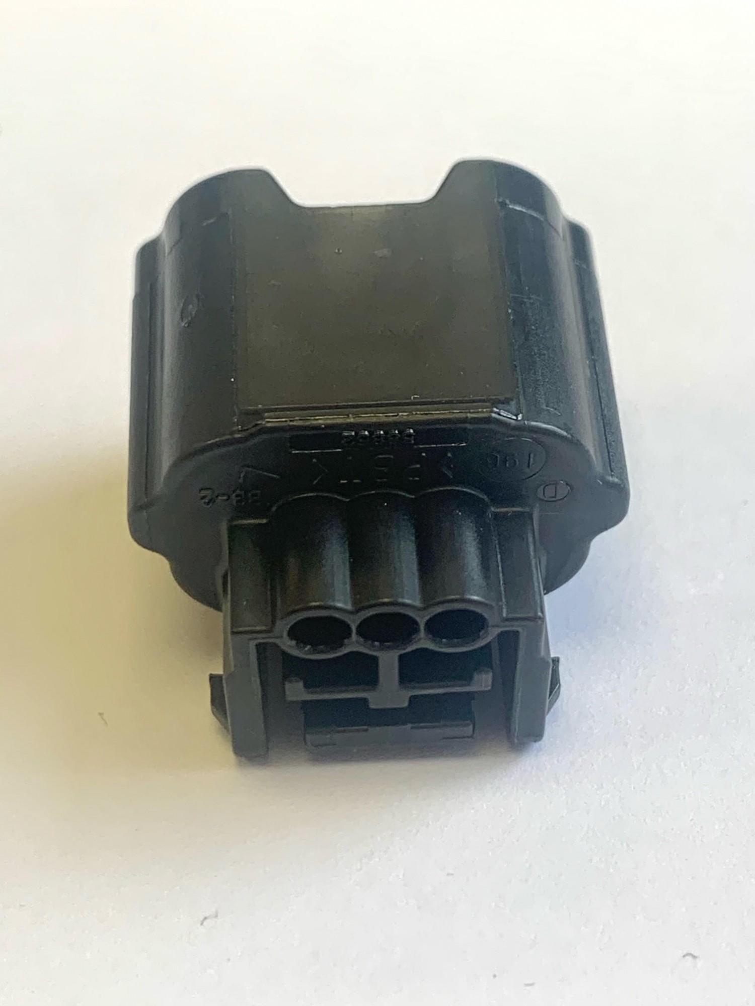 CON-774 3 Way Yazaki Female Connector