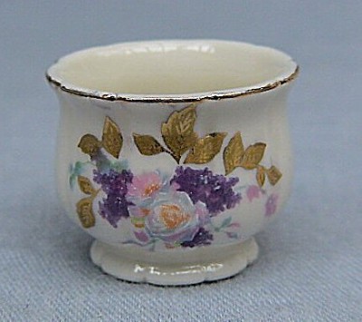 Plant Pot - Rose With Gold Leaves                                                                                                                                                                                                                              