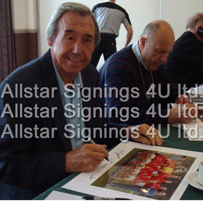 1966194 England 1966 World Cup Signed Team Photo x 10 including Bobby Charlton etc