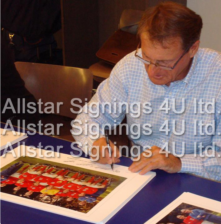 1966194 England 1966 World Cup Signed Team Photo x 10 including Bobby Charlton etc