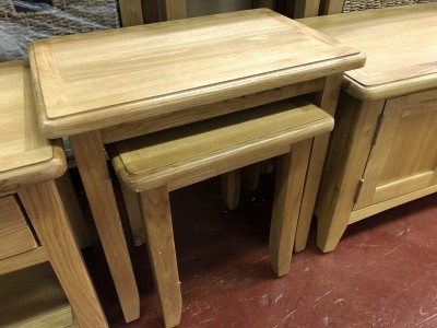 Georgia Oak Nest of 2 tables