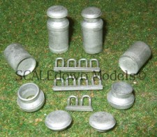 4 churns, 5 pieces to each ( spare handles)