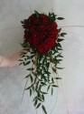 Teardrop bouquet of roses