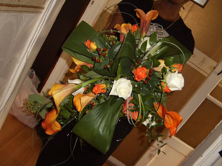 Large Lily & Rose Tear Drop Bouquet