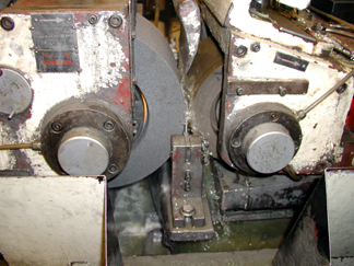 Centreless Grinder