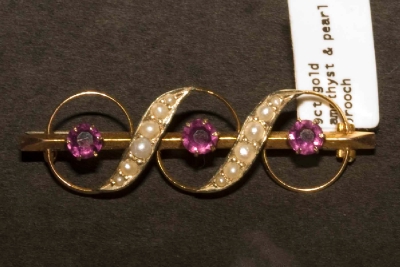 Brooch 15ct Amethyst and Pearl