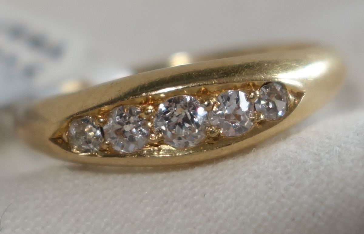 Ring 18ct Diamond 5-stone c1890