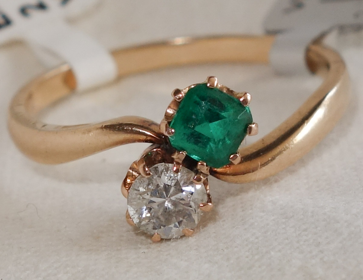 Ring 18ct Emerald & diamond 2-stone c1950
