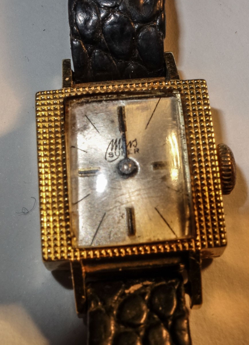 14 Ct Rare Mars Super Ladies Wist watch