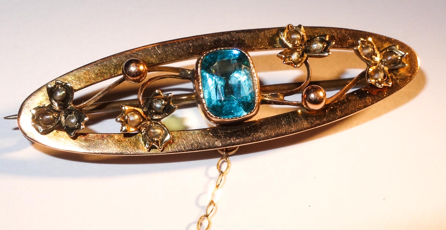Brooch 9CT Edwardian blue Zircon & Pearl