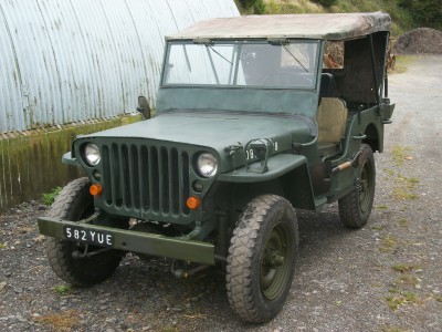 Dark green jeep