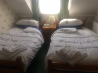 Twin room with en-suite
