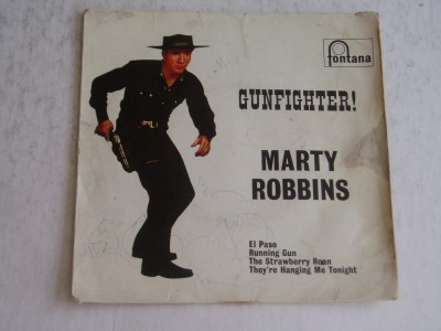 MARTY ROBBINS        Autograph on RECORD SLEEVE  plus record  GUNFIGHTER