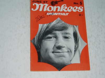 THE MONKEES      Autograph of PETER TORK   on magazine