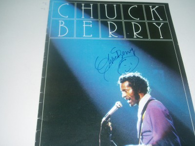 CHUCK BERRY     AUTOGRAPH ON UK PROGRAMME