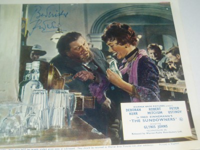 PETER USTINOV          AUTOGRAPH on film photograph