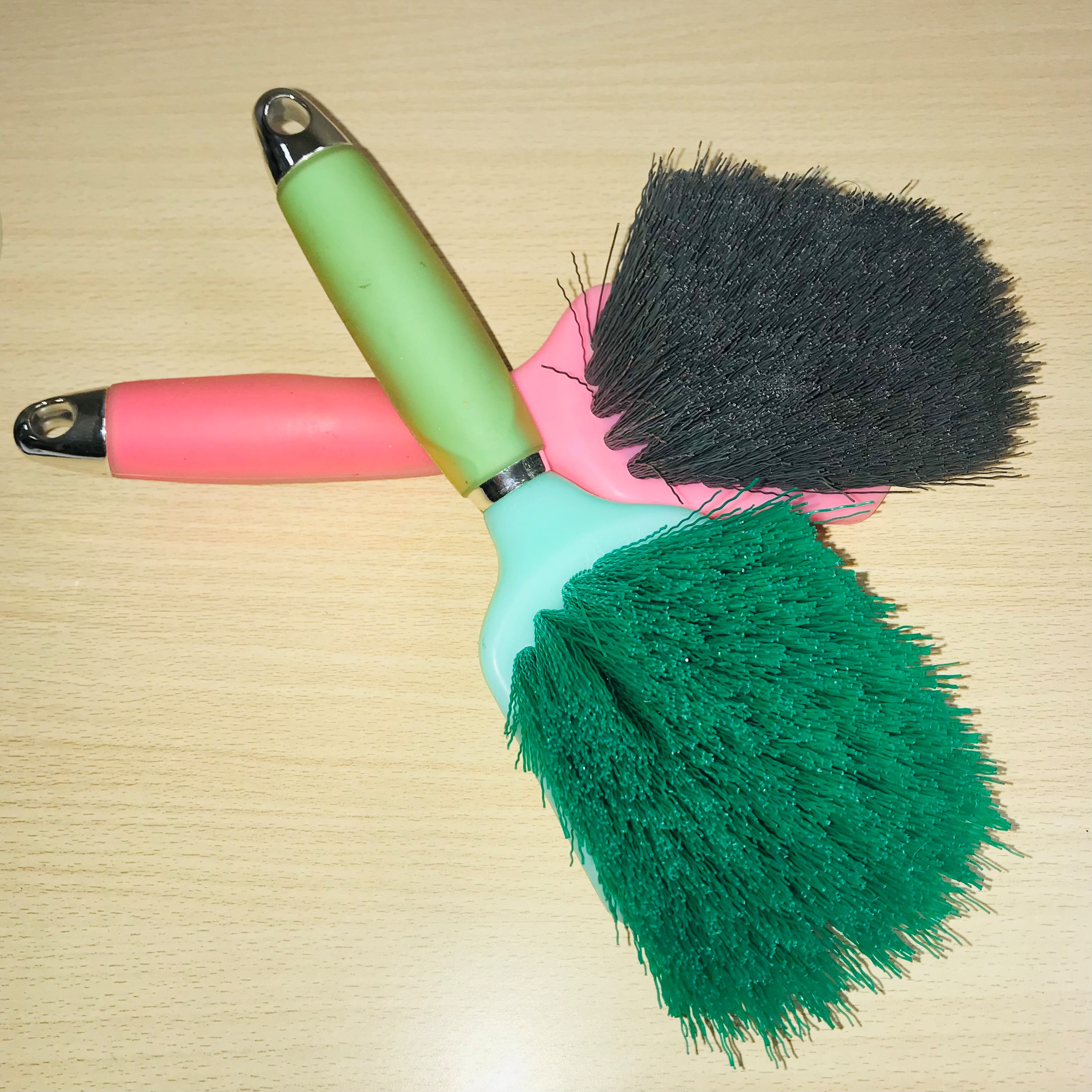 Bucket Brush - Gel Handle