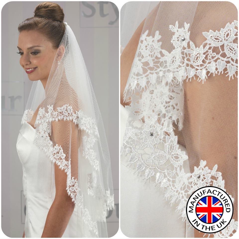Linzi Jay LA518 Ivory 2 tier diamant and lace edge veil