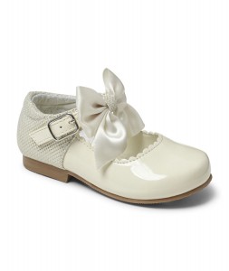 Sevva Kristy cream shoes