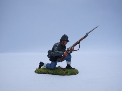 KNEELING AT THE READY CONFEDERATE INFANTRY