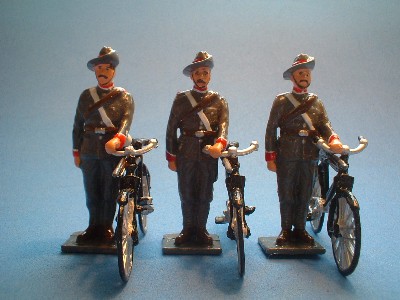 CYCLIST VOLUNTEERS 1900