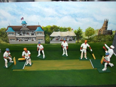 CRICKETERS WITH BACKDROP AND DISPLAY BASE