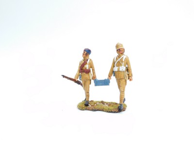 PAIR OF SOLDIERS CARRYING AMMO BOX