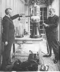 Georges Claude and apparatus (claude on left)