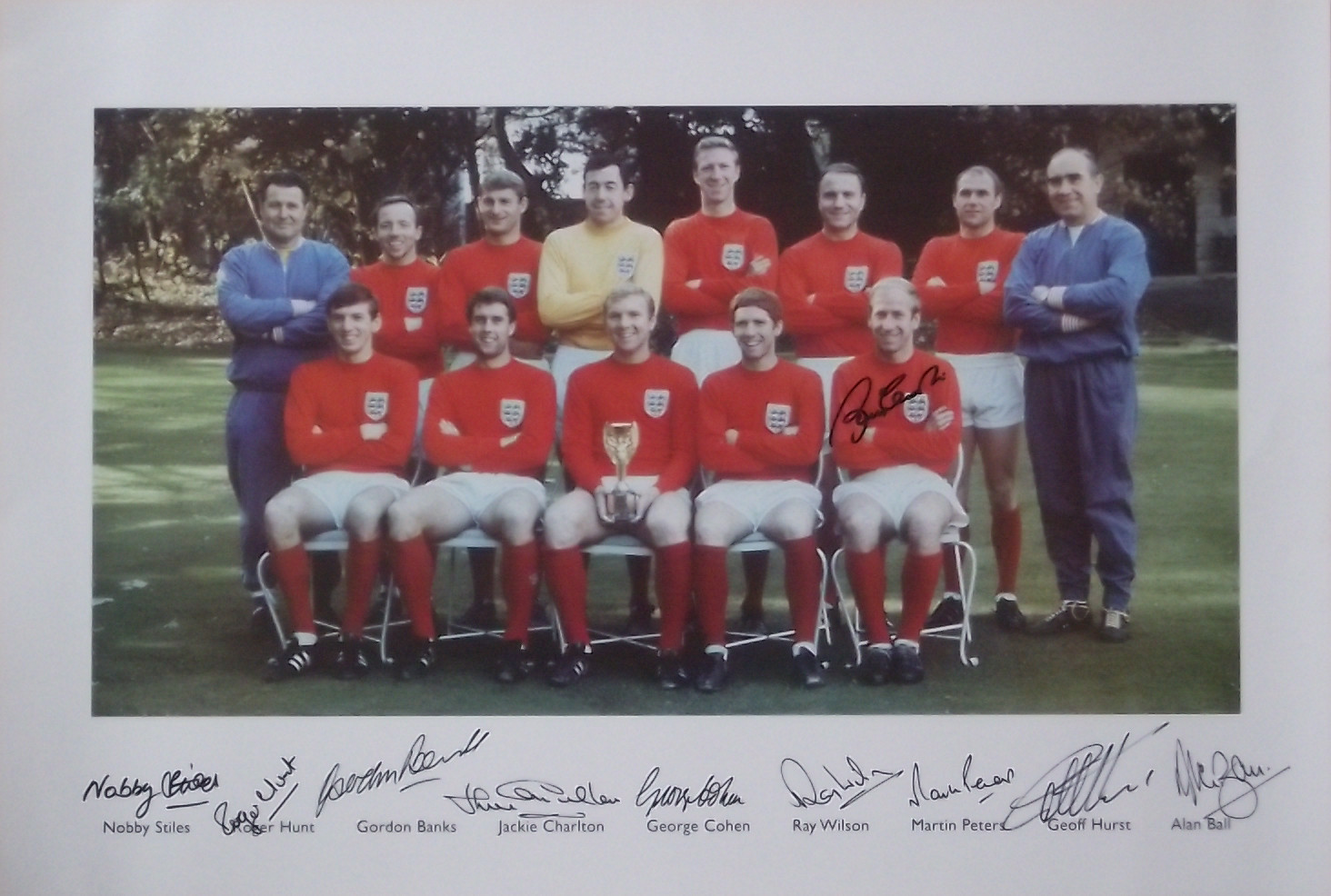 Autograph Football Gift GORDON BANKS ROGER HUNT & MARTIN PETERS Signed 8x6 Inch Mounted Photo Print Pre Printed Signature England World Cup 1966 Ready To Be Framed BOBBY MOORE
