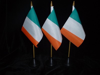 Table Flag...................Ireland / Tri Colour
