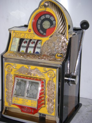 Rol A Top Slot Machine