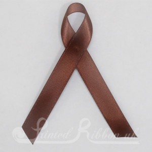 BROWNPLARIBPIN250 Pack of 250 BROWN Plain d/f Satin Awareness ribbons with pin attached