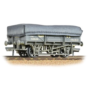 5 blank China Clay Wagon, GWR with tarpaulin cover