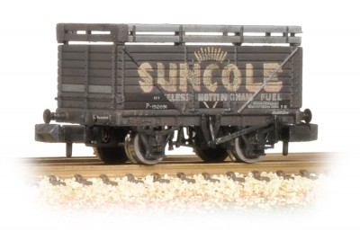 8 Plank with Coke Rail BR "P" Ex Suncole (weathered)
