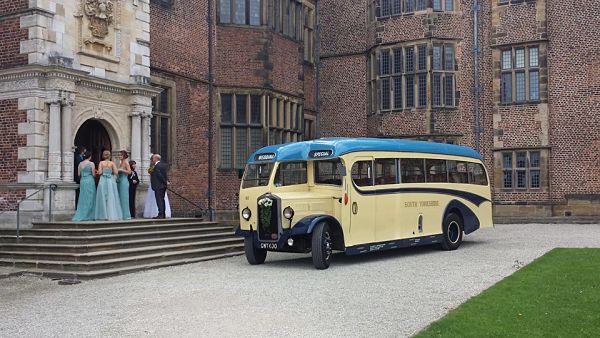 Harrogate vintage bus